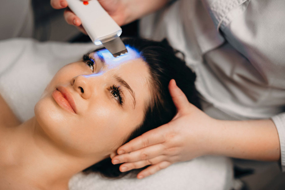 Laserska antiejdž (anti-age) terapija lica