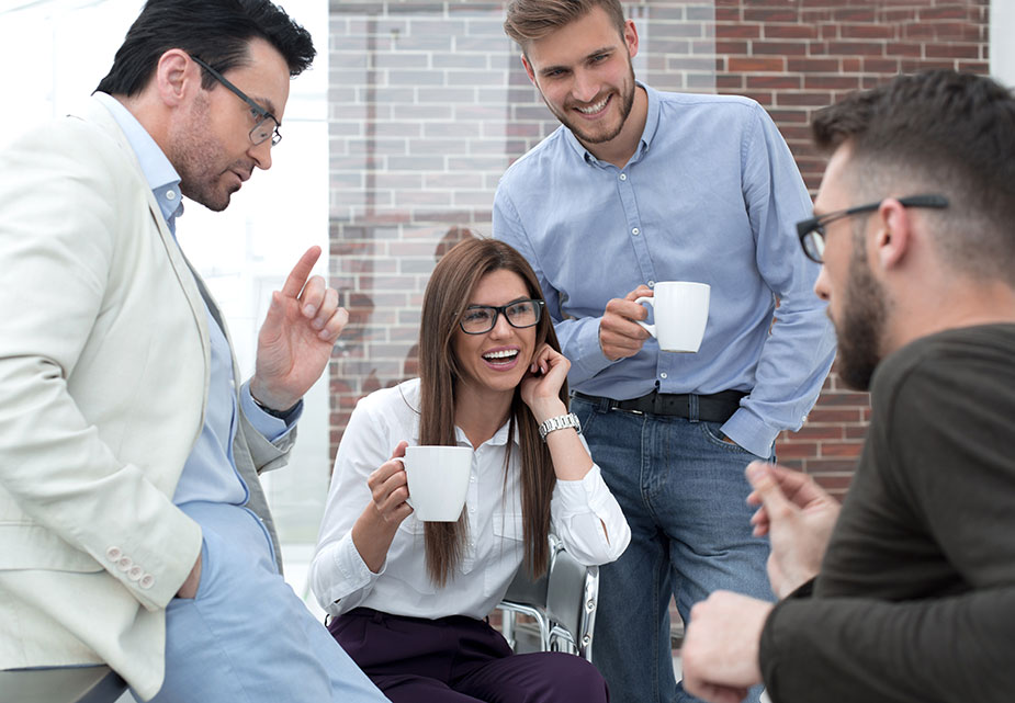 Tim na pauzi za kafu – opušteno radno okruženje podstiče mentalni balans i fokus