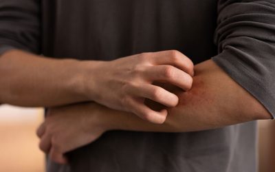 Svrbi vas jedno mesto na podlaktici noću? Uzrok možda nije u koži, već u vratu